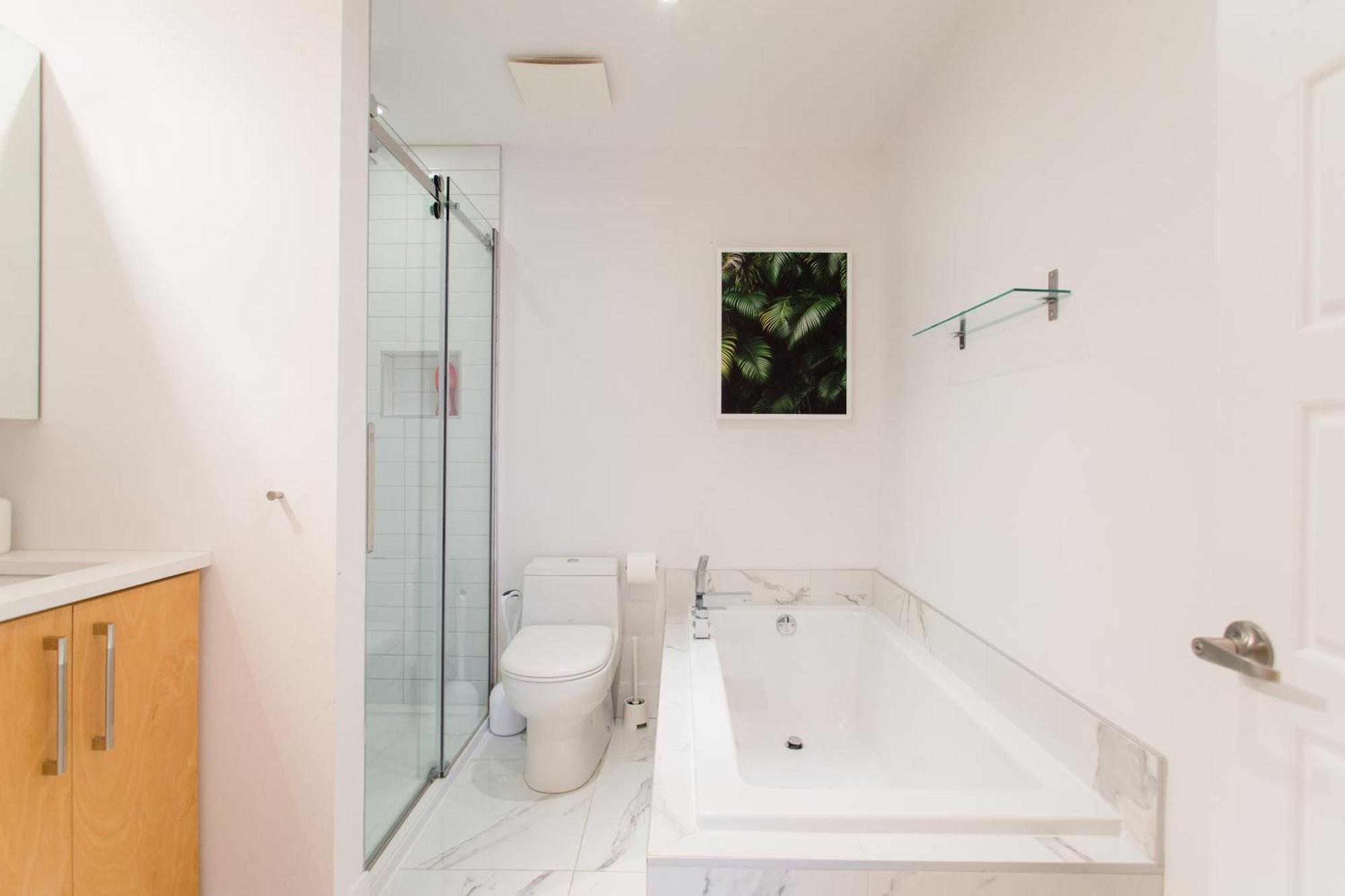 Hip, Stylish Apartment In Little Italy By Den Stays A Μόντρεαλ Δωμάτιο φωτογραφία
