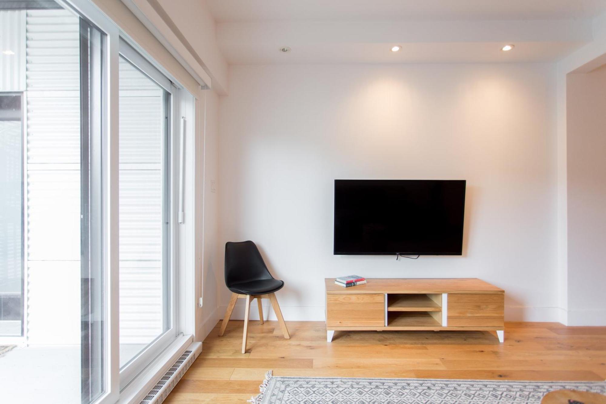 Hip, Stylish Apartment In Little Italy By Den Stays A Μόντρεαλ Δωμάτιο φωτογραφία