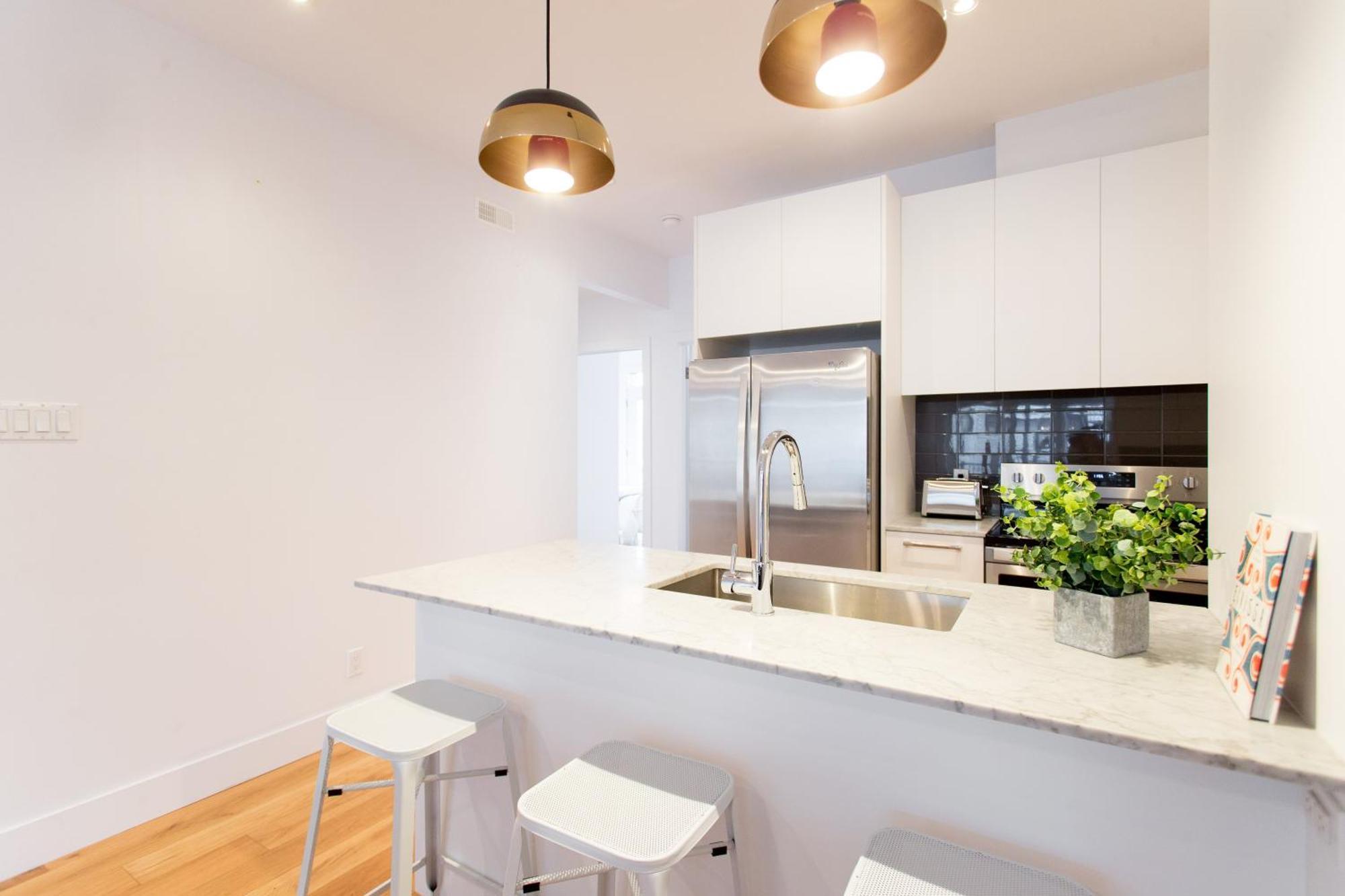 Hip, Stylish Apartment In Little Italy By Den Stays A Μόντρεαλ Εξωτερικό φωτογραφία